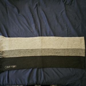 Like new Calvin klein scarf